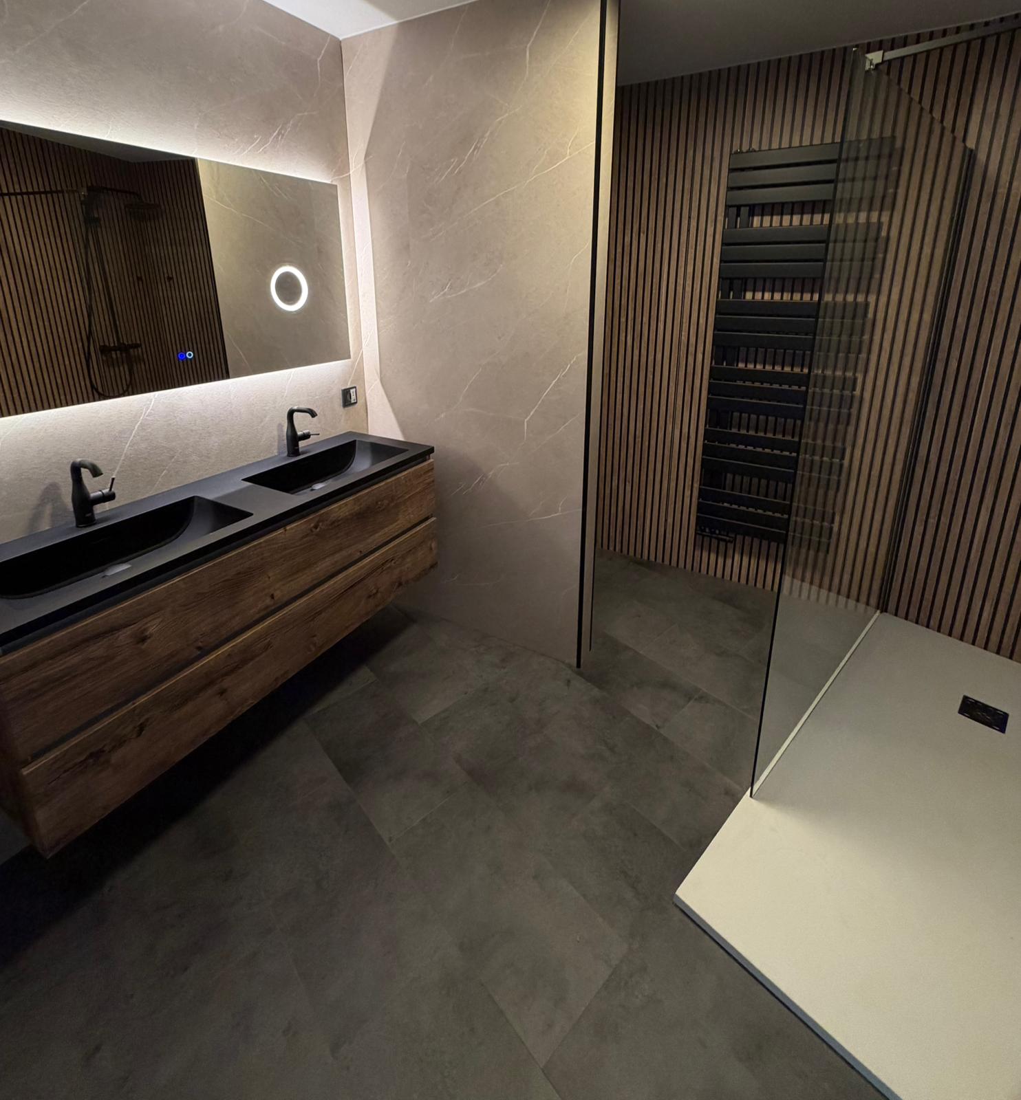 SaniSafe wastafel vloer sanitair interieur na renovatie