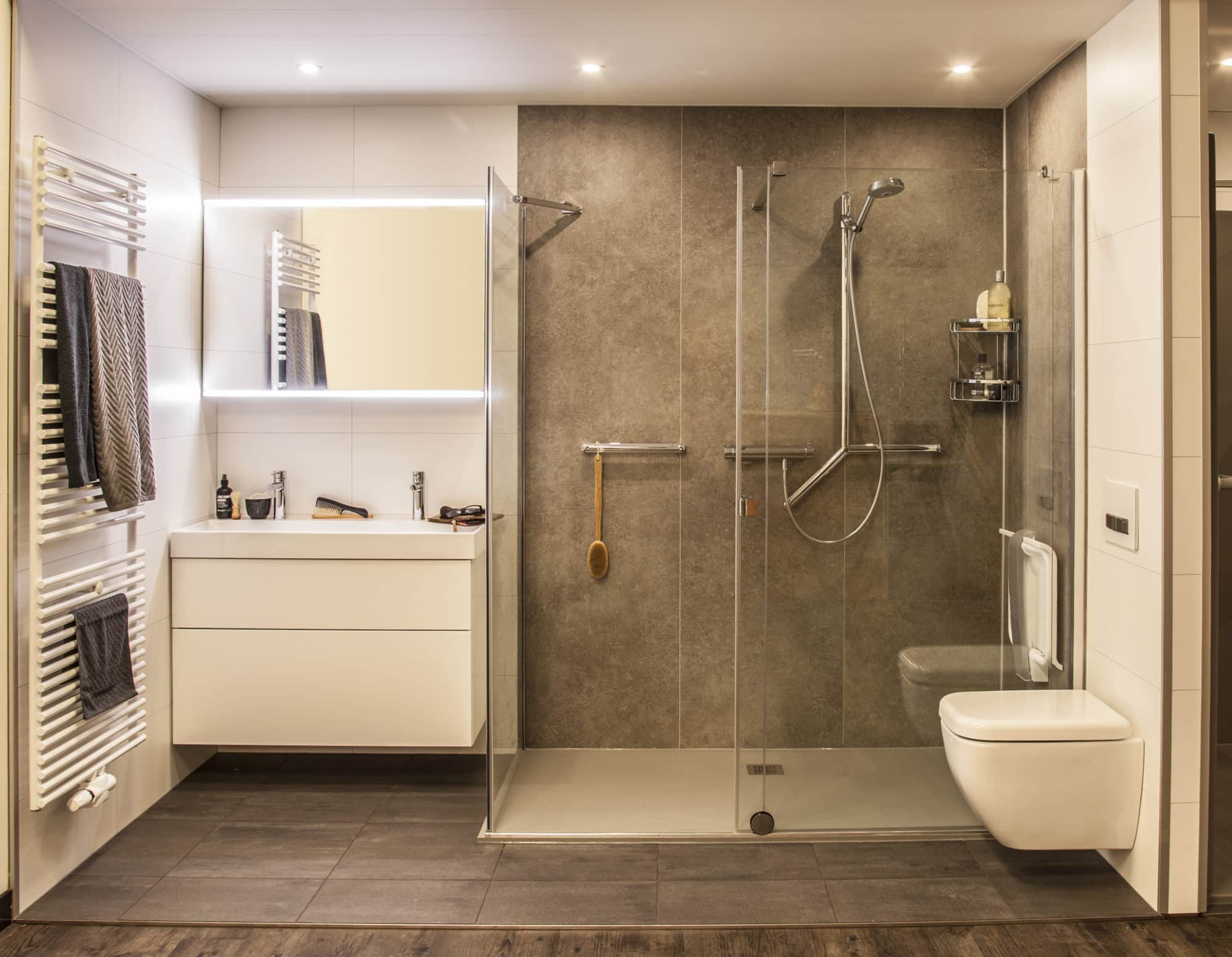 SaniSafe toilet douche interieur sanitair na renovatie